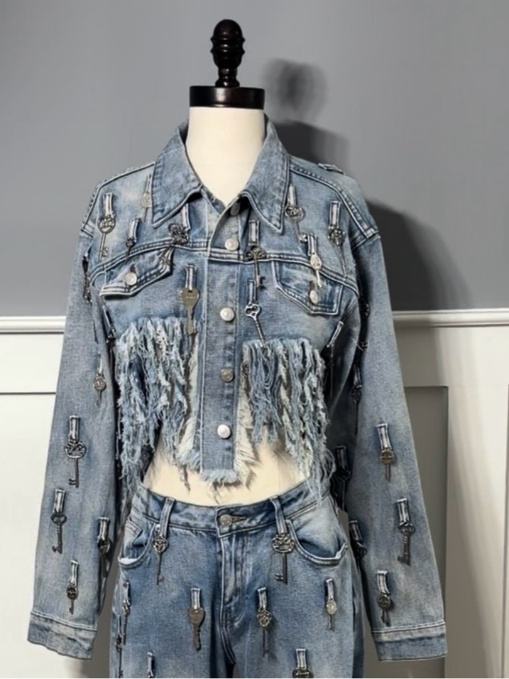 AKIRA KEY TO THE CITY CROPPED DENIM JACKET